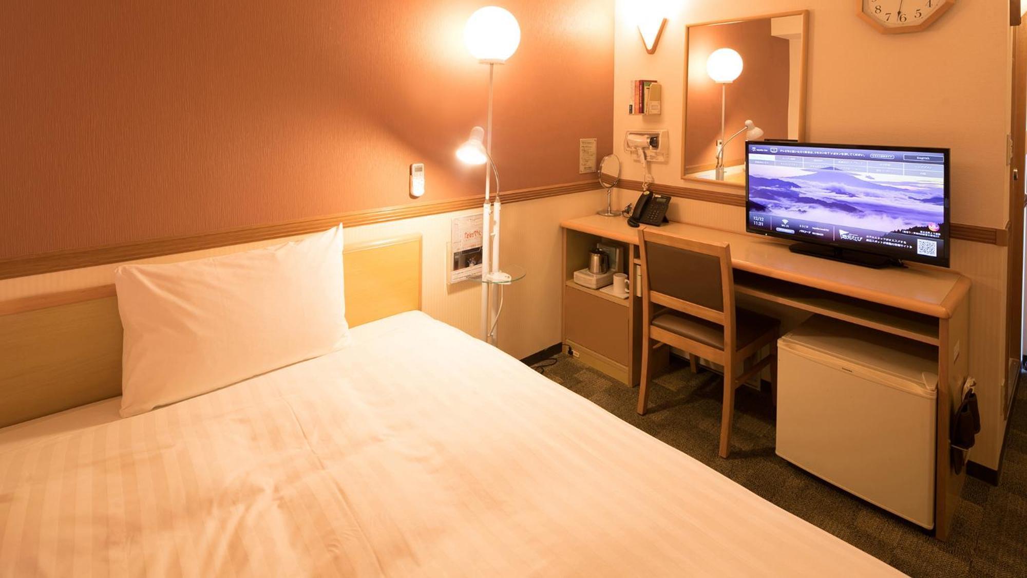 Toyoko Inn Nagoya Owari Ichinomiya Ekimae Rum bild