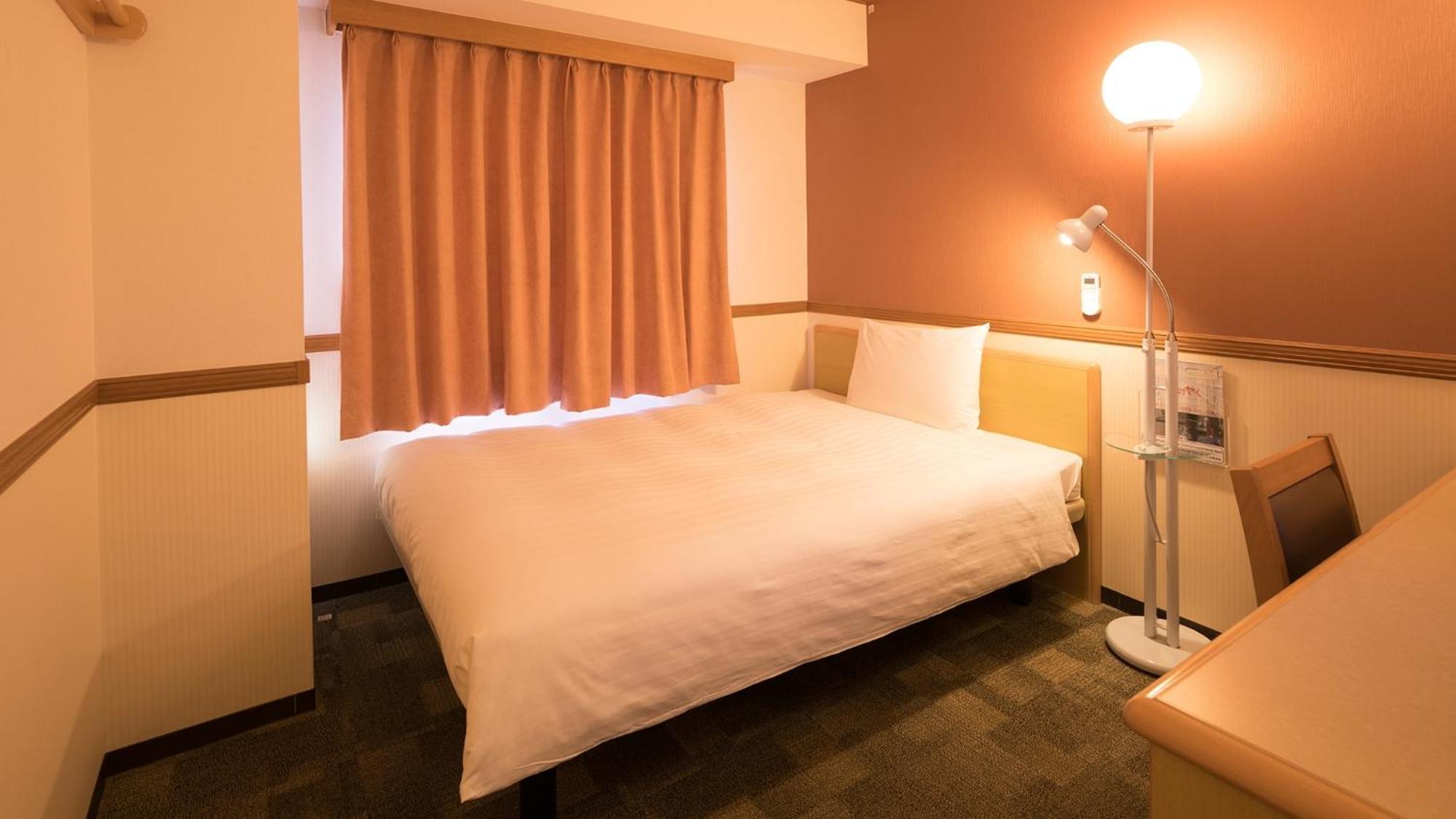Toyoko Inn Nagoya Owari Ichinomiya Ekimae Rum bild
