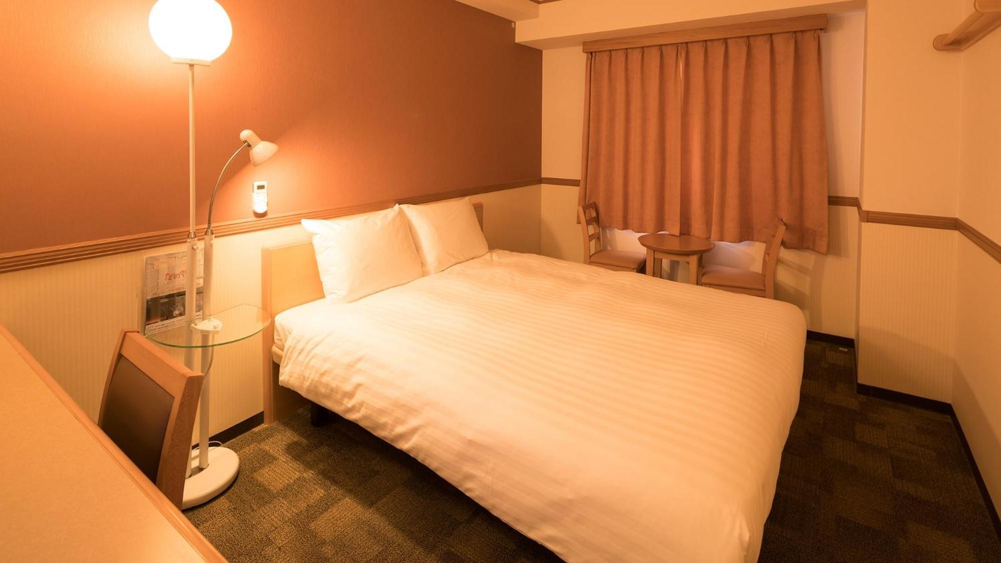 Toyoko Inn Nagoya Owari Ichinomiya Ekimae Rum bild