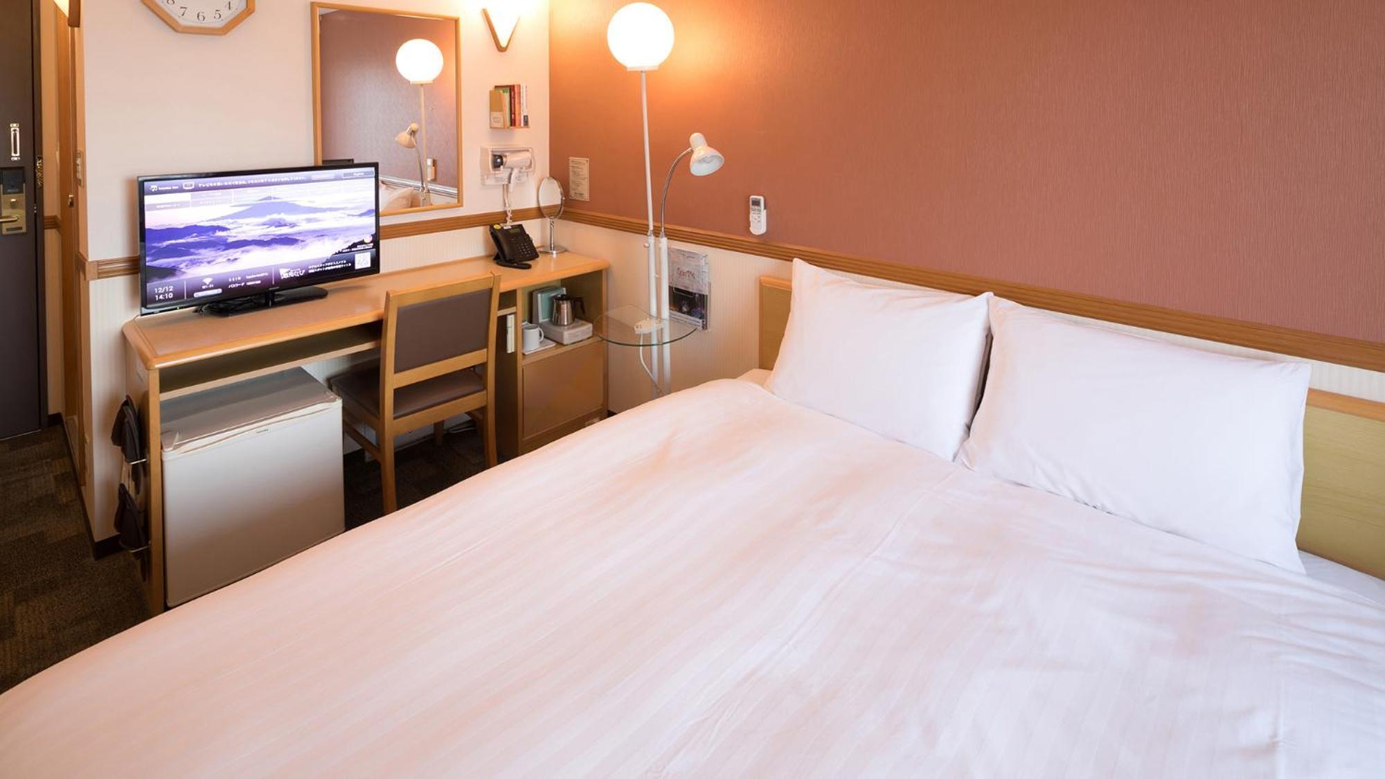 Toyoko Inn Nagoya Owari Ichinomiya Ekimae Rum bild