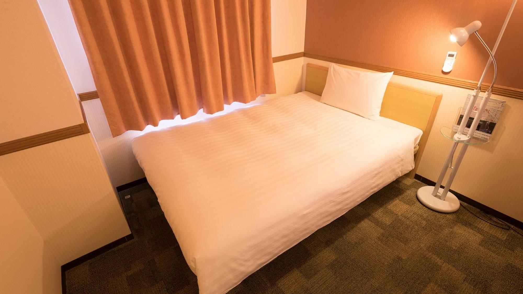 Toyoko Inn Nagoya Owari Ichinomiya Ekimae Rum bild