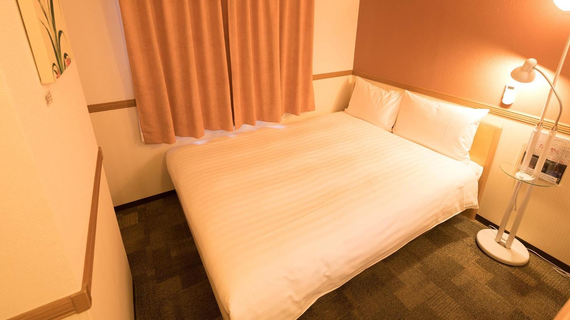 Toyoko Inn Nagoya Owari Ichinomiya Ekimae Rum bild