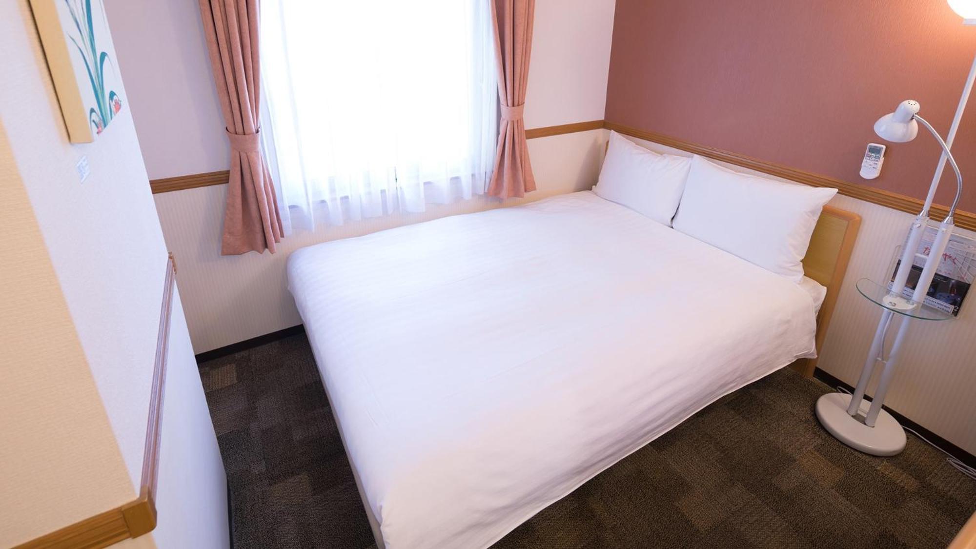 Toyoko Inn Nagoya Owari Ichinomiya Ekimae Rum bild