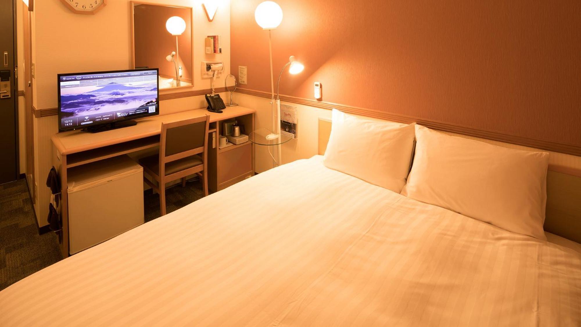 Toyoko Inn Nagoya Owari Ichinomiya Ekimae Rum bild